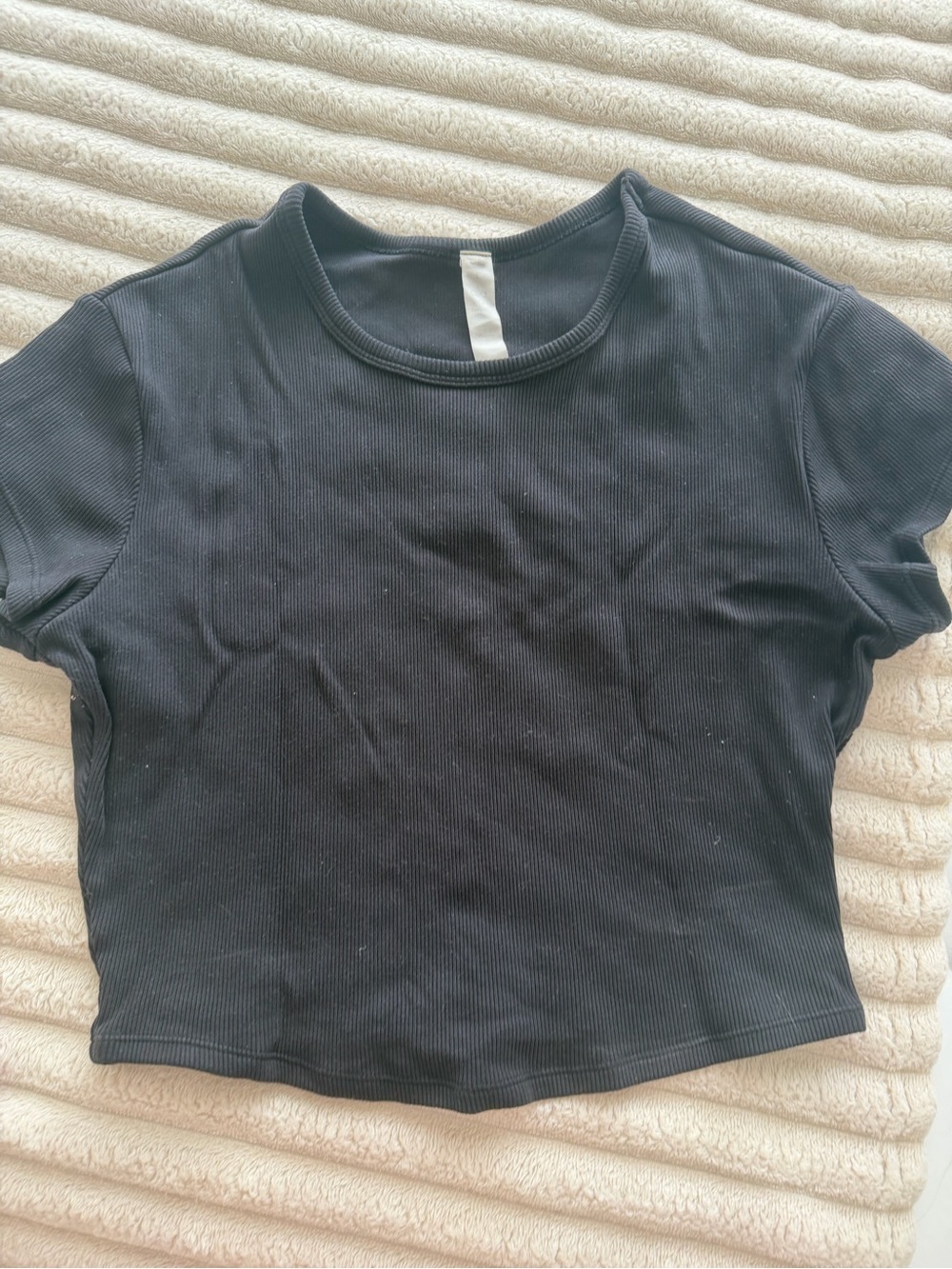 ALO Yoga Black Ribbed Short Sleeve Crop Tee